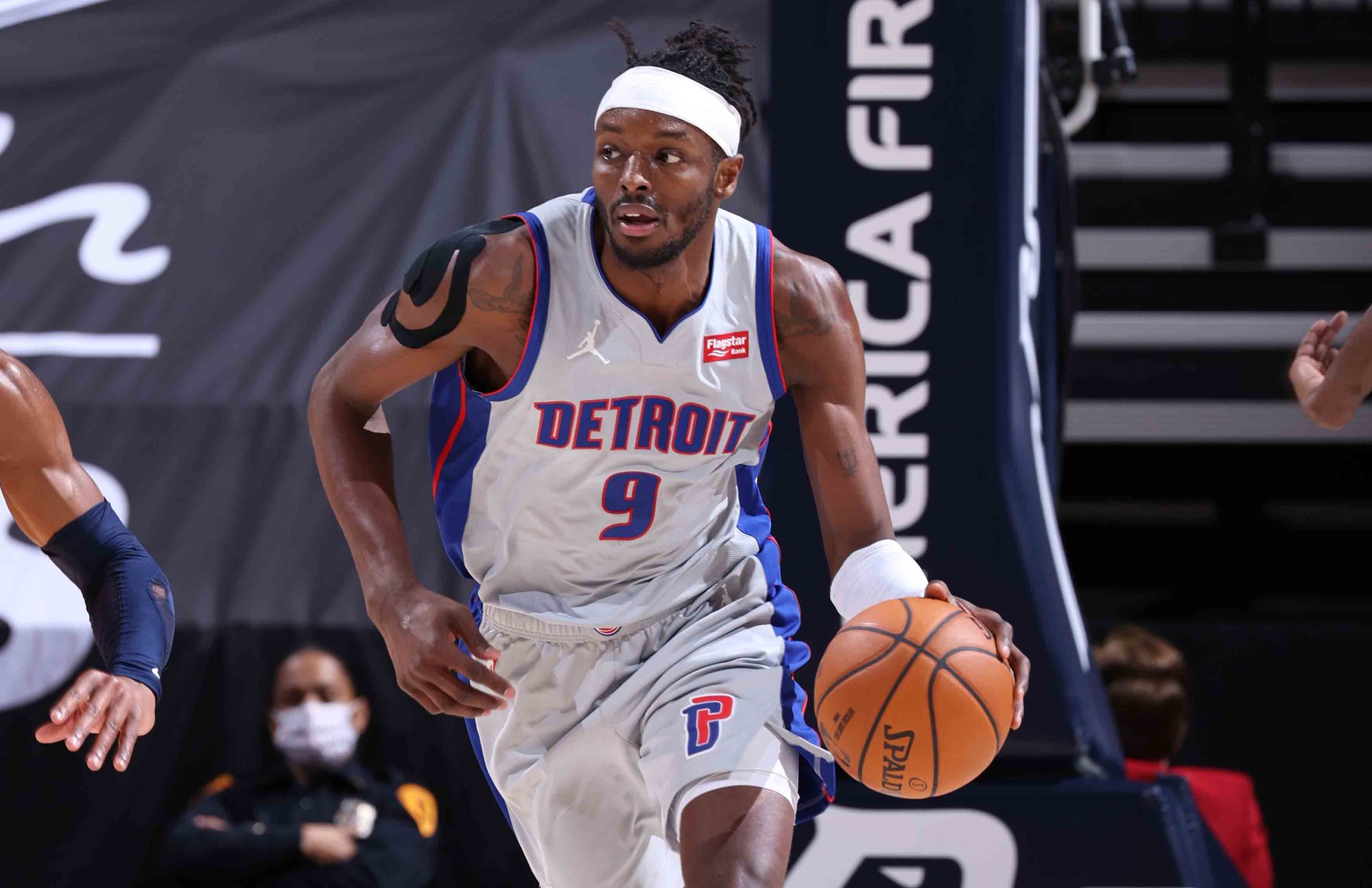 包含欧超杯倒计时，底特律活塞加时末段内部沟通，细节引发关注，信心回归，数据趋势出现新变化的词条