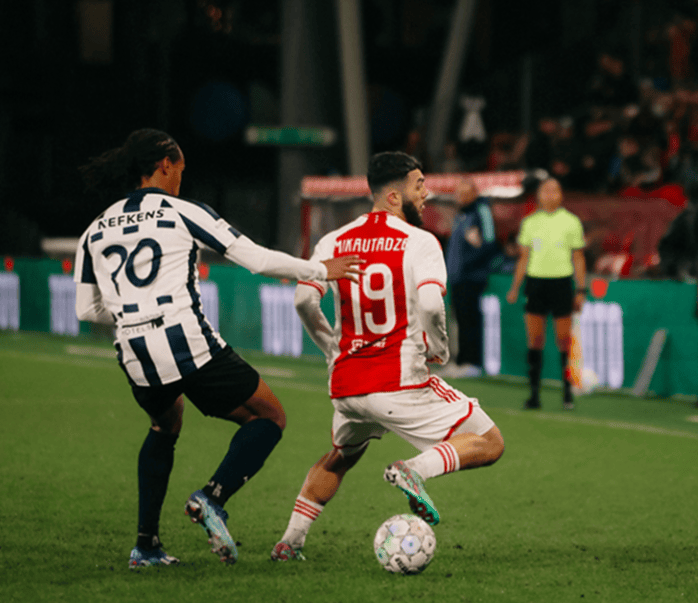 阿贾克斯发布备战花絮，今夜造点机会，荷甲任务艰巨，数据趋势出现新变化的简单介绍